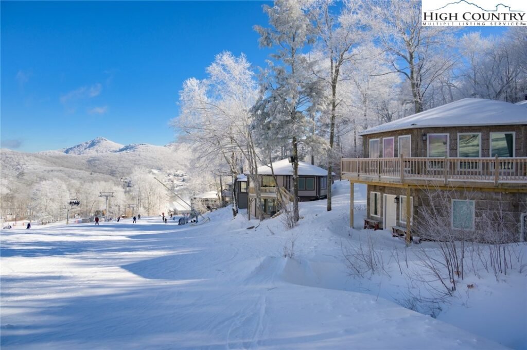 winter, blowing rock, NC, condos for sale in blowing rock north carolina, nc mountain properties, snow, blue skies